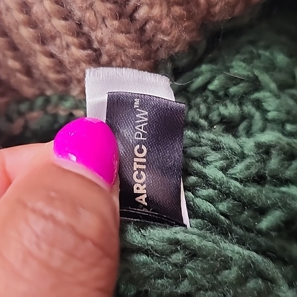 Artic Paw Kids Forest Green & Chocolate Brown Soft Clean Cable Knit Warm Hat - Picture 6 of 9